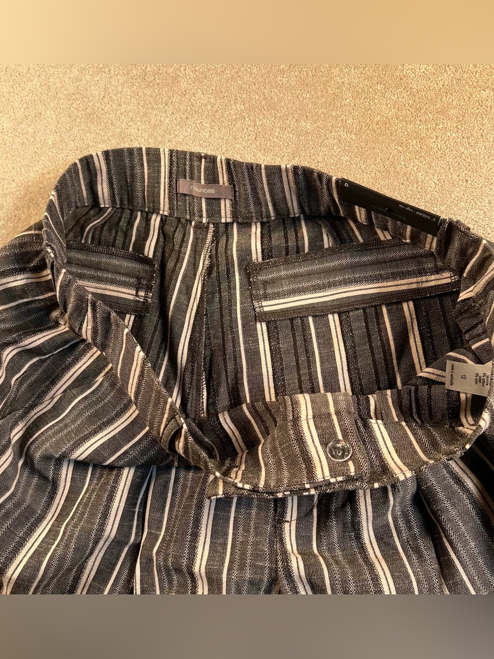 Striped Pleated Front Shorts Casual Gray White NWT Maurices High Rise Women's 12 - Picture 7 of 10